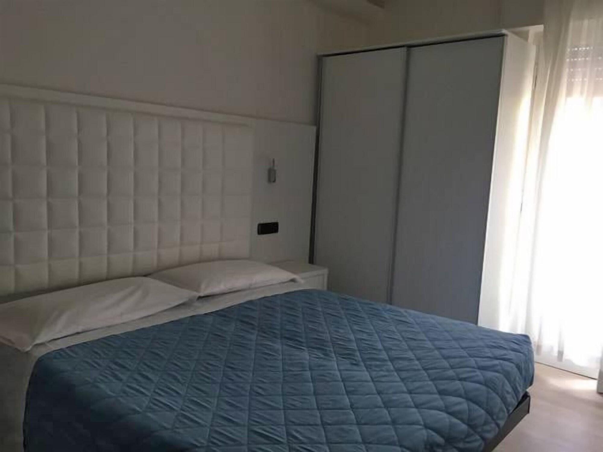Hotel Saint Tropez Riccione Esterno foto