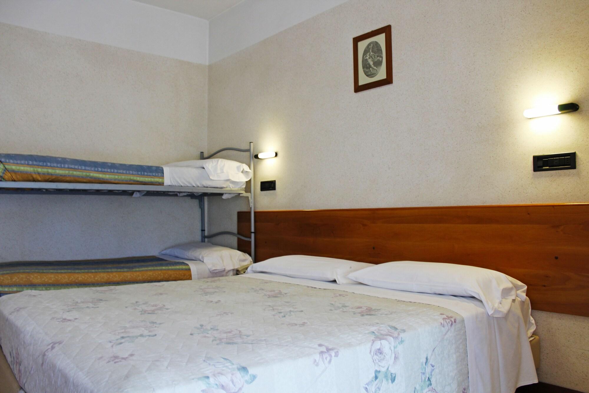 Hotel Saint Tropez Riccione Esterno foto