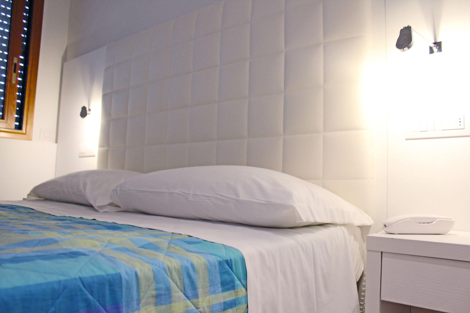 Hotel Saint Tropez Riccione Esterno foto