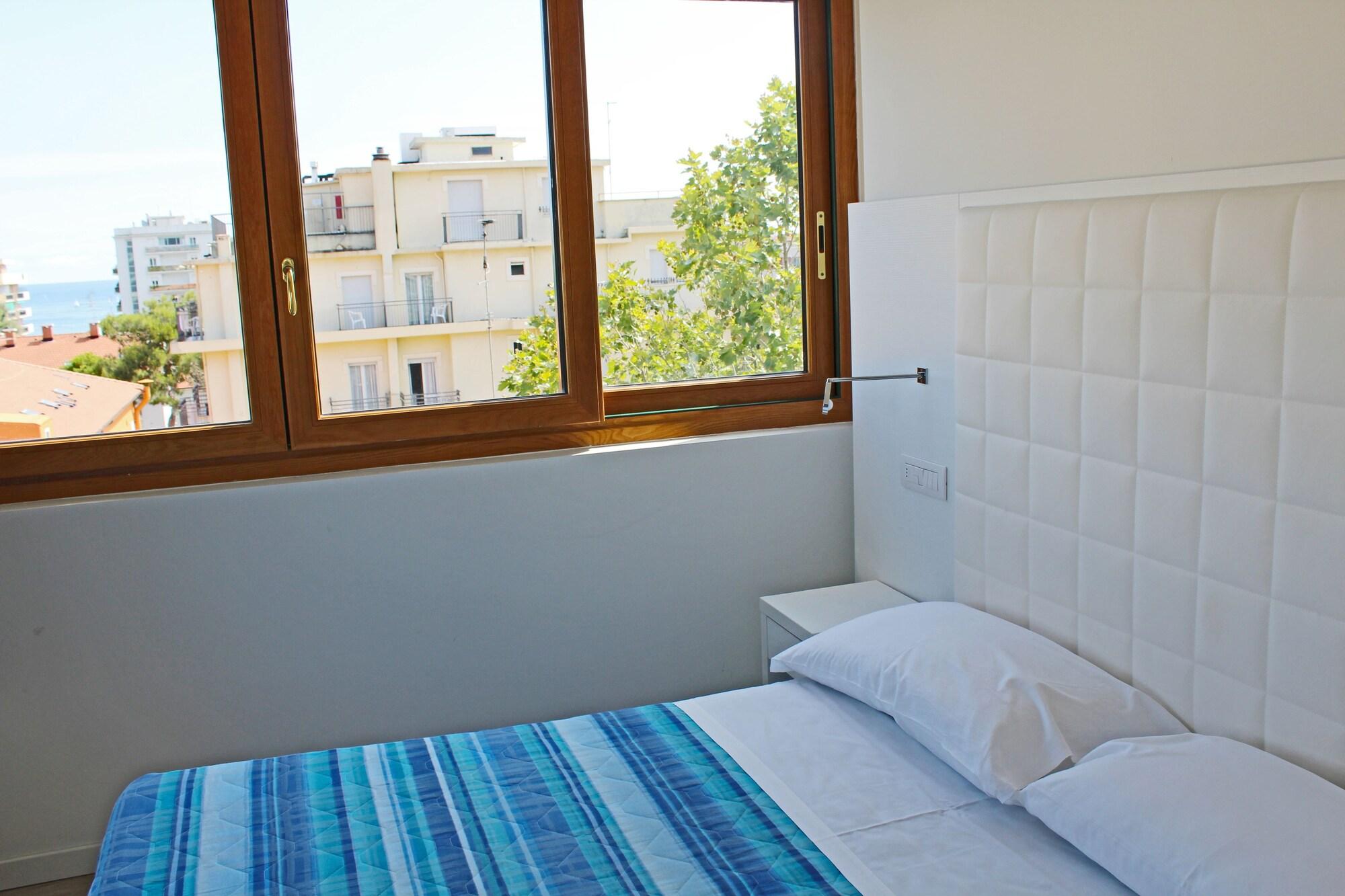 Hotel Saint Tropez Riccione Esterno foto