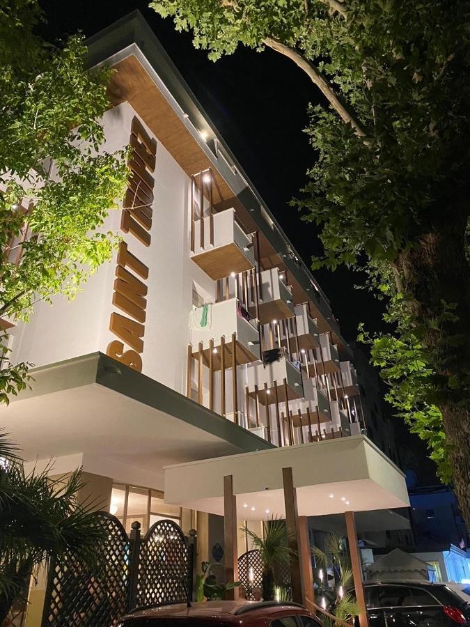 Hotel Saint Tropez Riccione Esterno foto