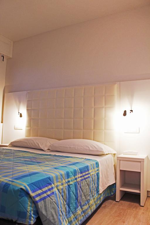 Hotel Saint Tropez Riccione Esterno foto