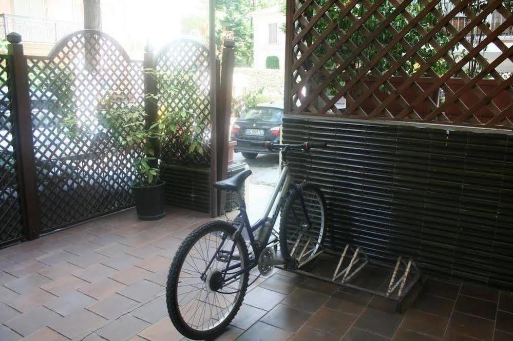 Hotel Saint Tropez Riccione Esterno foto