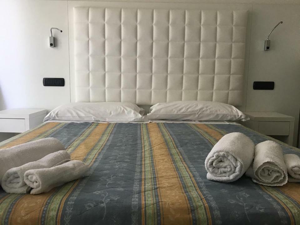 Hotel Saint Tropez Riccione Esterno foto