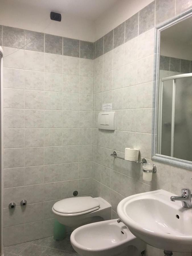 Hotel Saint Tropez Riccione Esterno foto