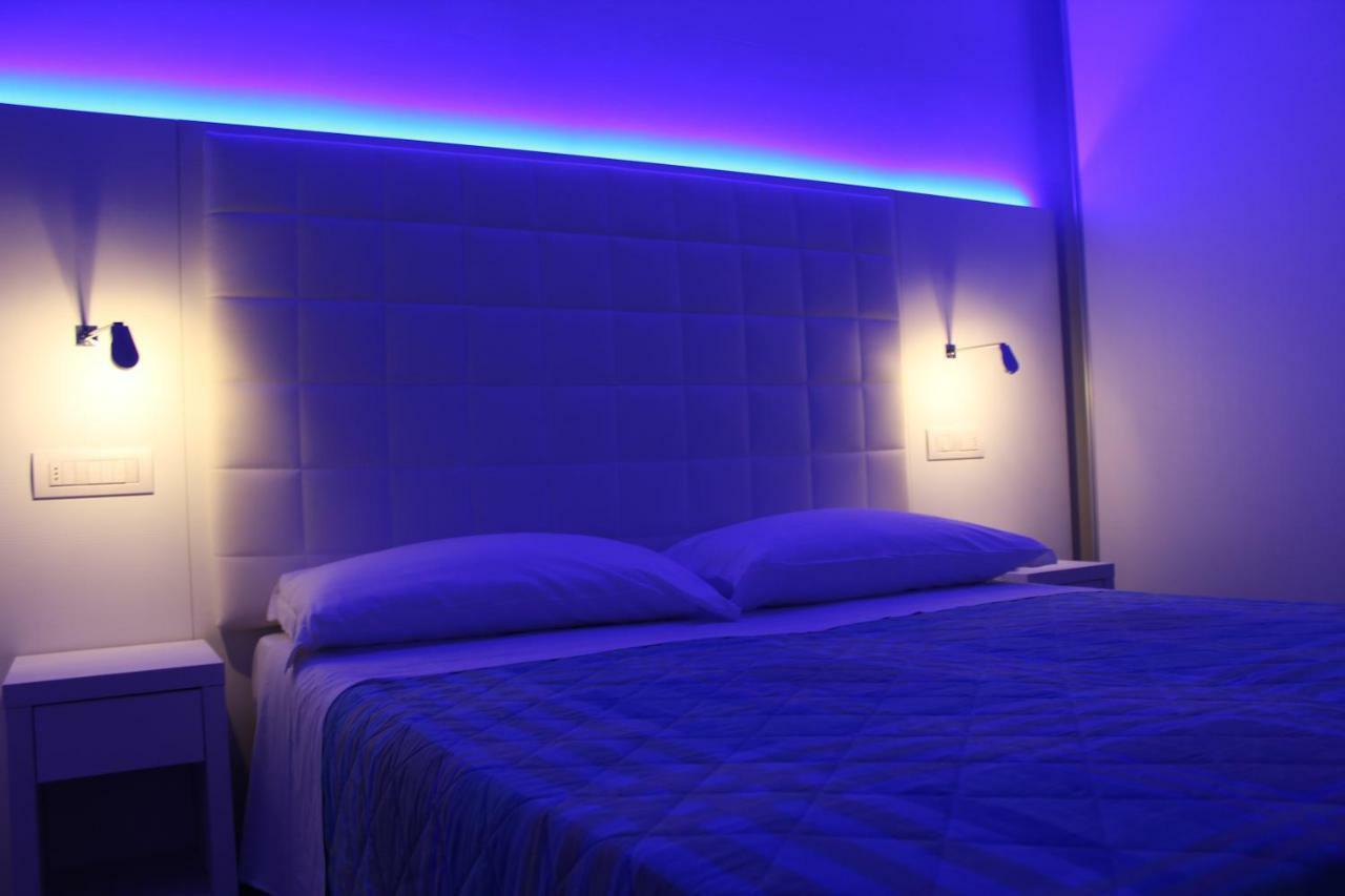 Hotel Saint Tropez Riccione Esterno foto